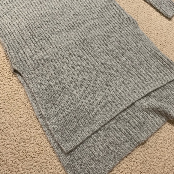 AVAIL AFTER 12/4 Turtle neck / cowl neck sweater - Picture 3 of 7